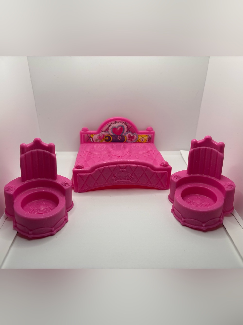 Fisher Price Little People Pink Palace Princess Bed & Set Of 2 Thrones